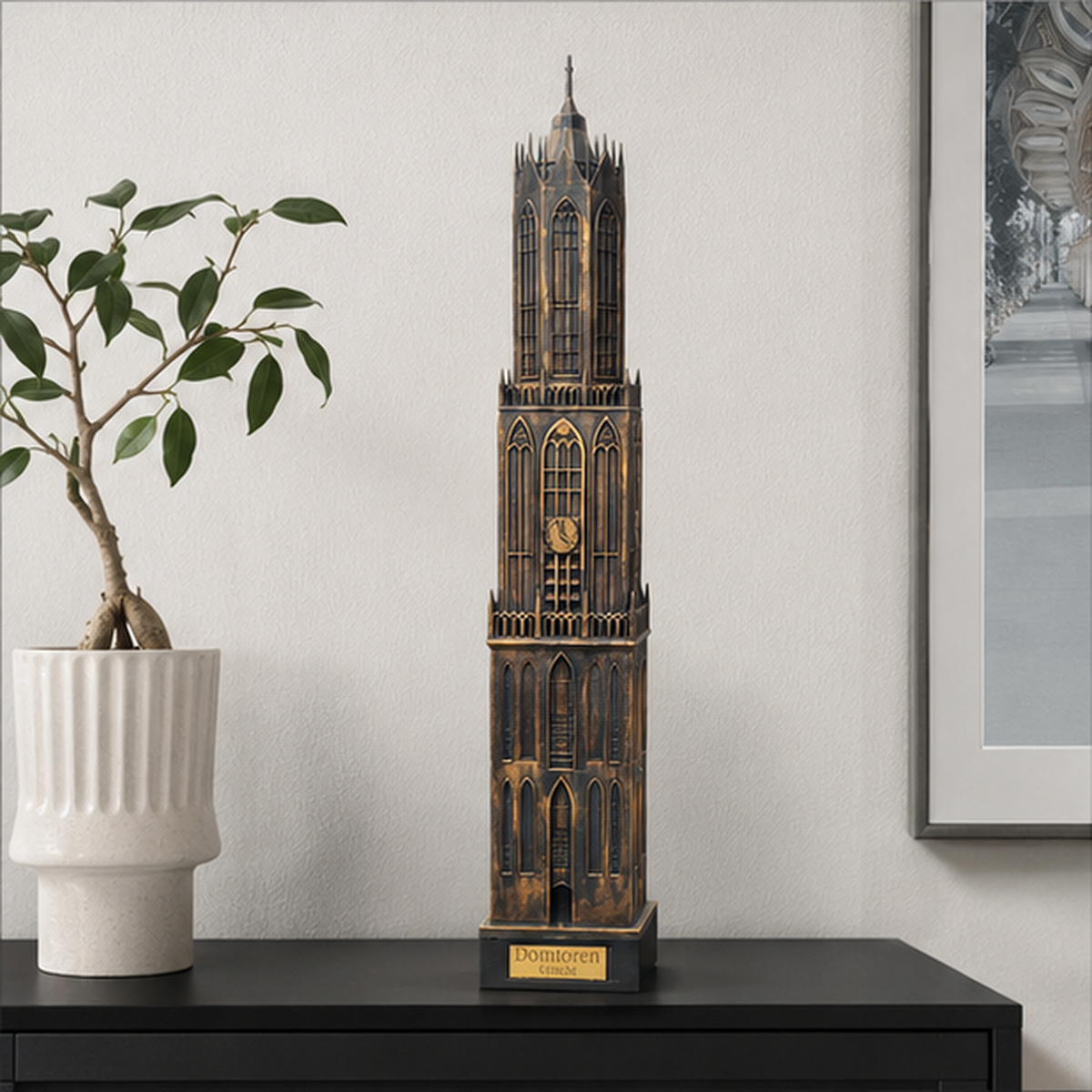 Domtoren Utrecht met voet, zwart-goud in gebruik