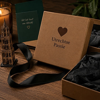 Domstad Cadeaus geschenkverpakking op tafel