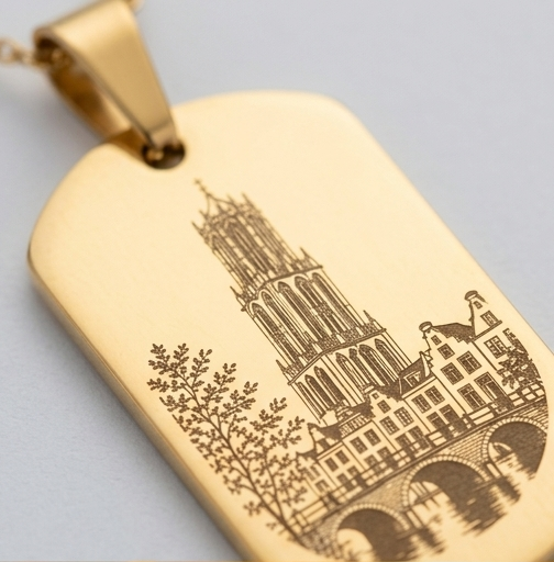Detail van Utrecht ketting met langwerpige Domtoren-hanger